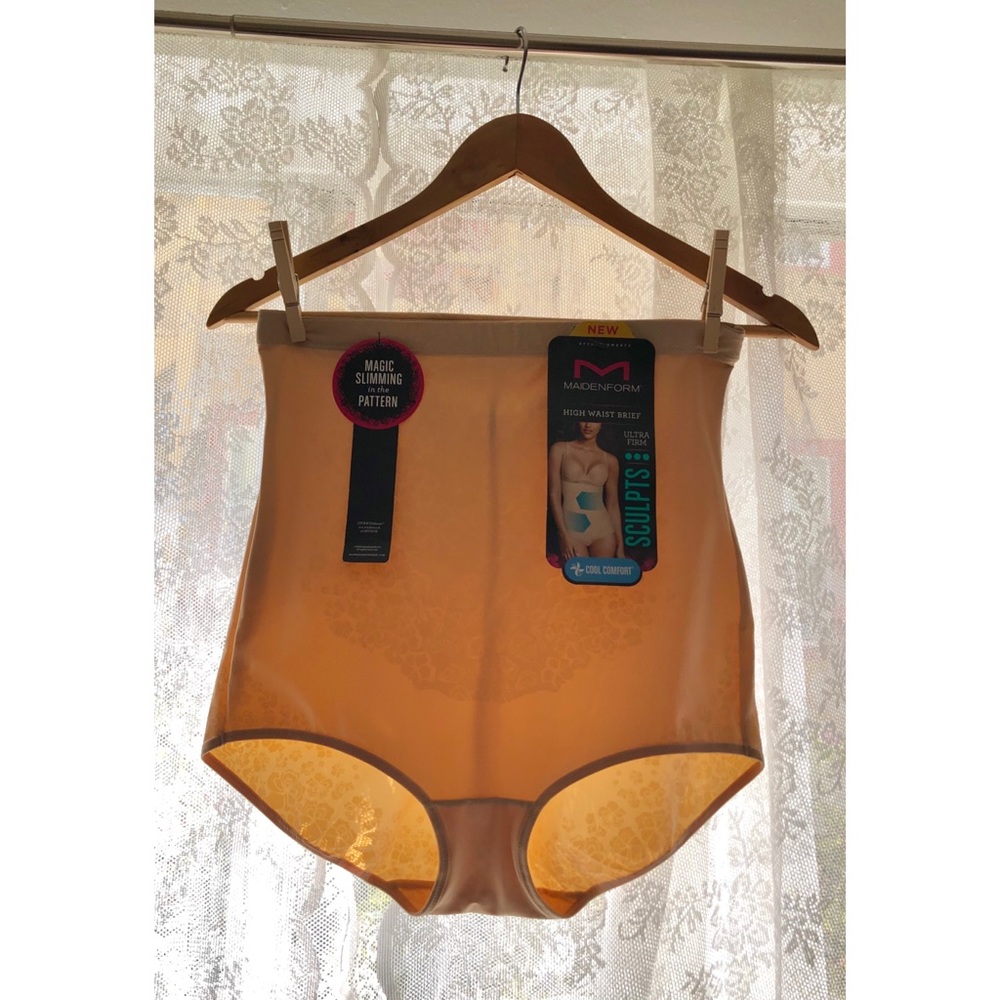 NWT Maidenform High-Waisted Brief Shapewear - Nude